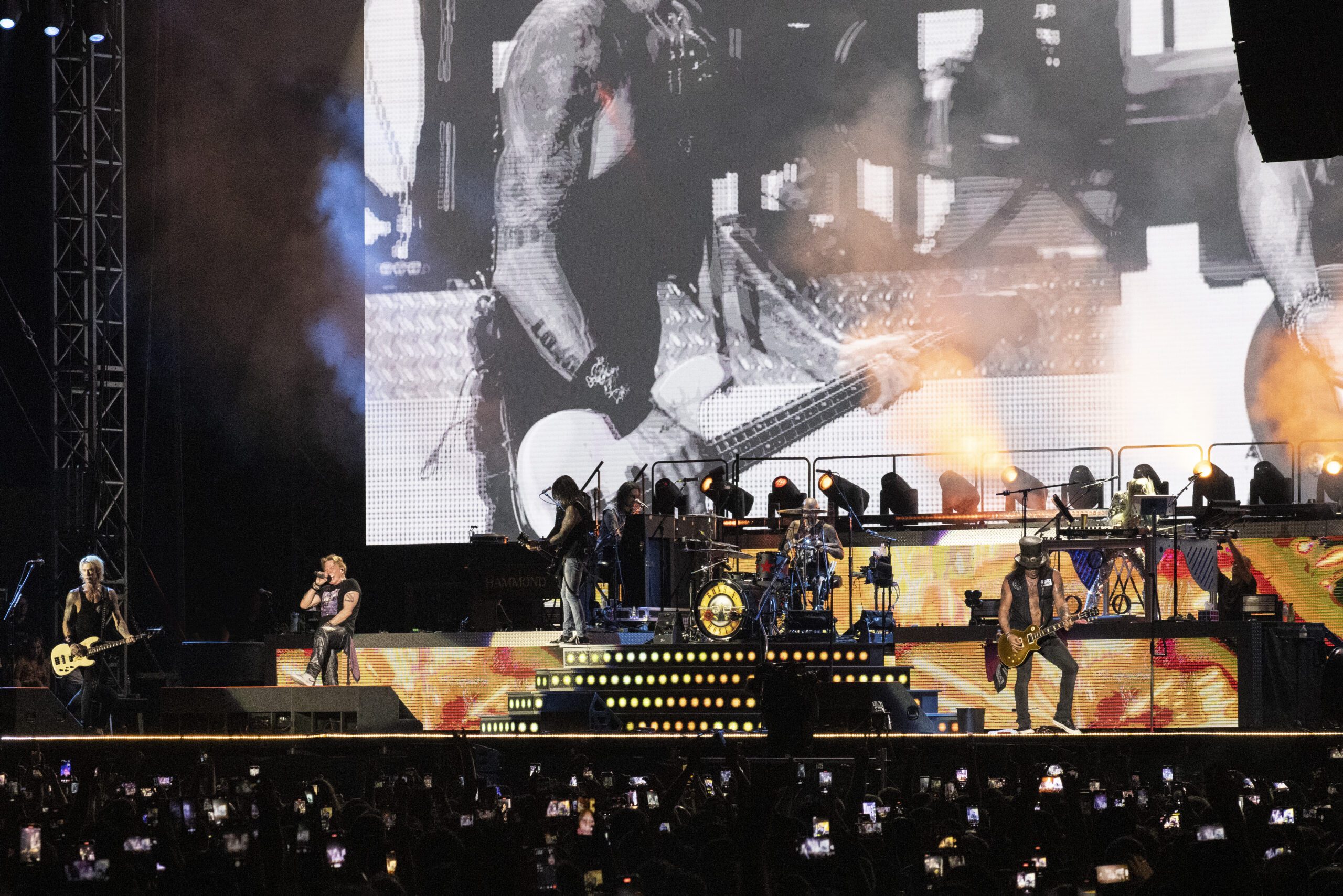 Οι Guns n Roses πάγωσαν το χρόνο για 3 ώρες και μας ταξίδεψαν 30 χρόνια πίσω!
